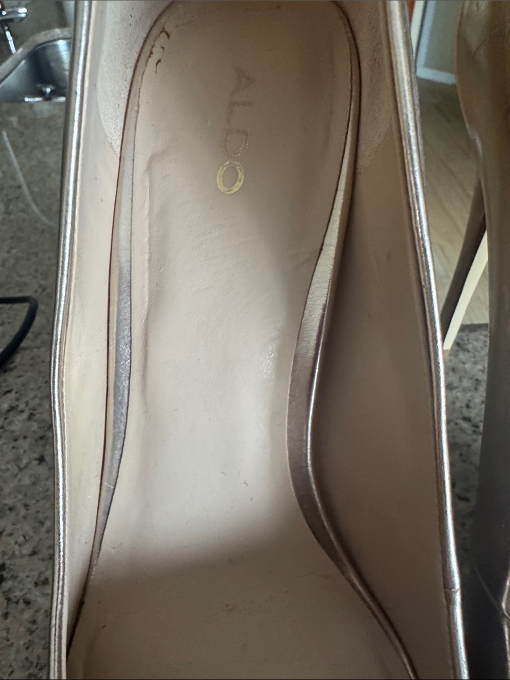ALDO Women's Metallic Gold Pointed Toe Heels - Picture 4 of 6